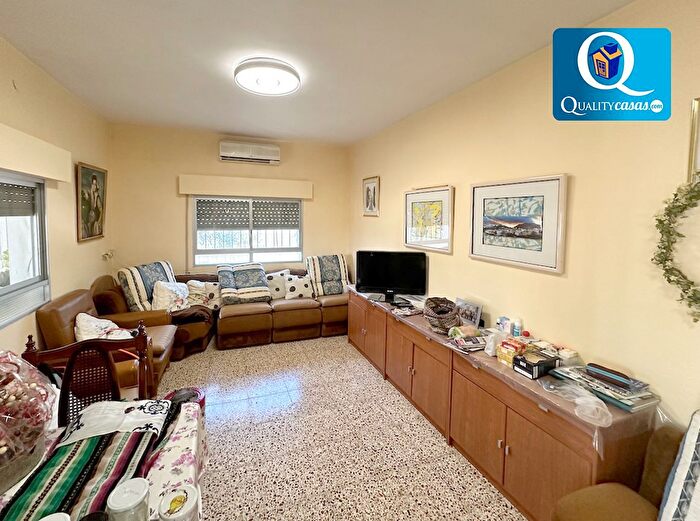 Casas en venta y pisos alquiler - 3