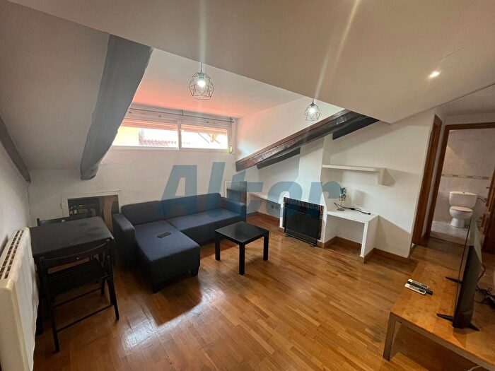 Casas en venta y pisos alquiler - 1