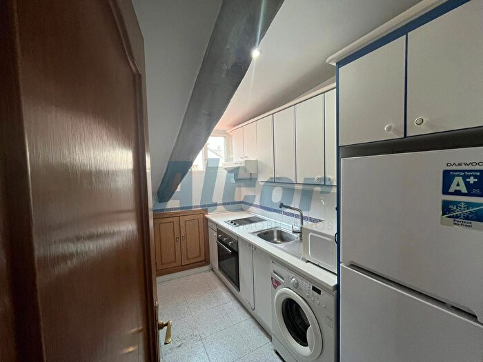 Casas en venta y pisos alquiler - 3