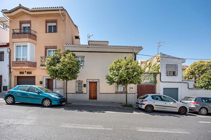 Casas en venta y pisos alquiler - 3