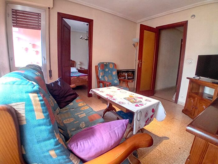 Casas en venta y pisos alquiler - 1