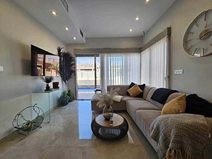 Casas en venta y pisos alquiler - 3
