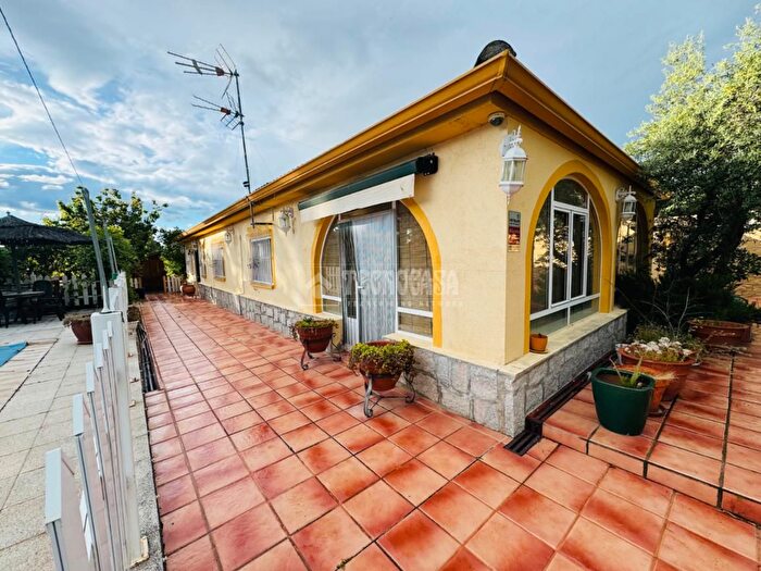 Casas en venta y pisos alquiler - 1