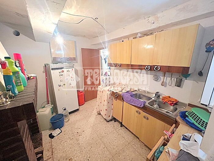 Casas en venta y pisos alquiler - 2