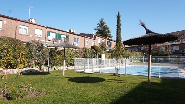 Casa en venta en Casco Antiguo, Majadahonda de 3 habitaciones