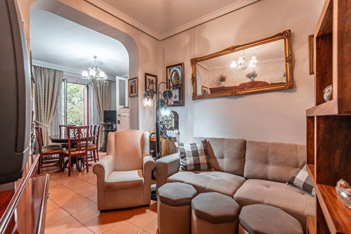 Casas en venta y pisos alquiler - 3
