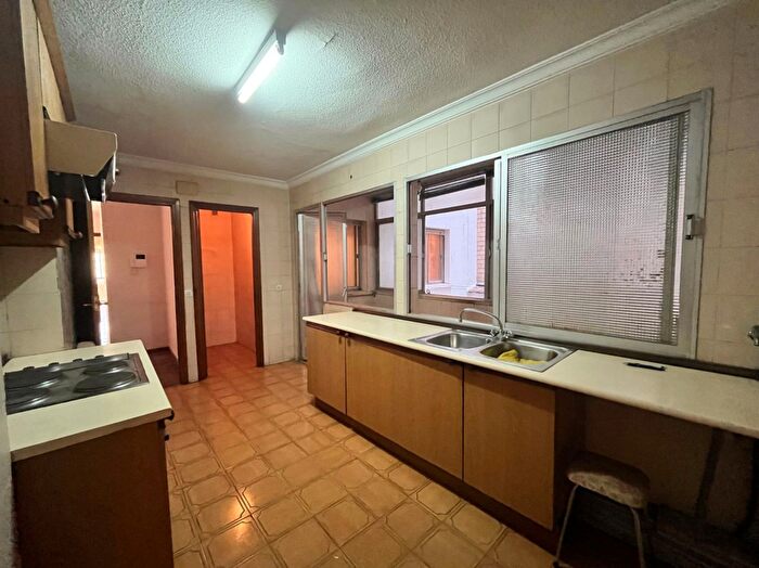 Casas en venta y pisos alquiler - 3