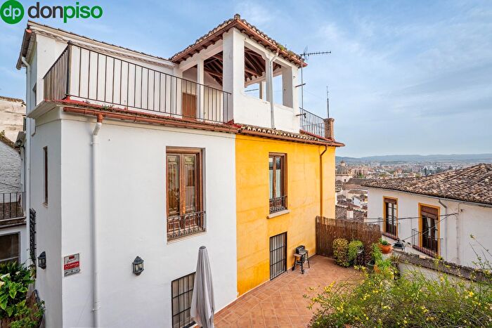 Casas en venta y pisos alquiler - 3