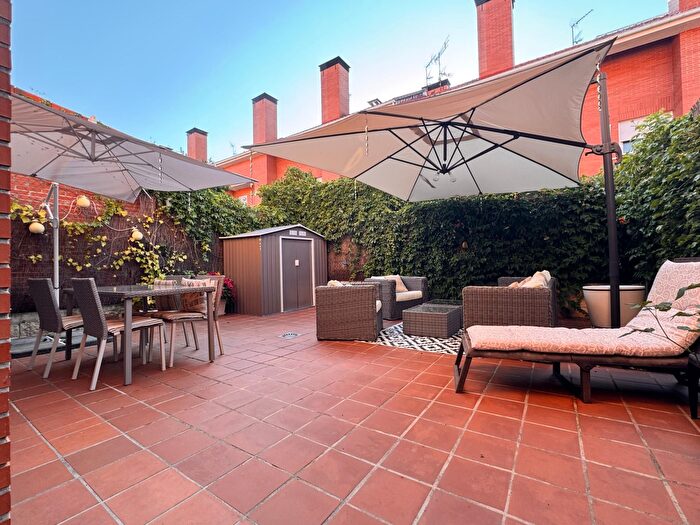Casas en venta y pisos alquiler - 1