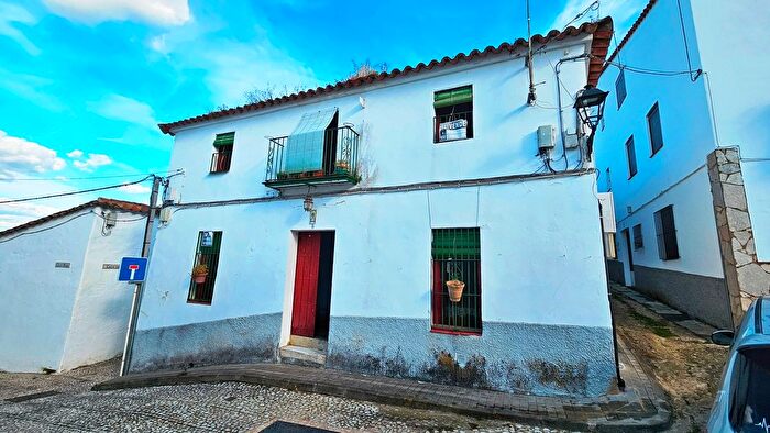 Casa en venta en Aracena, Huelva de 3 habitaciones