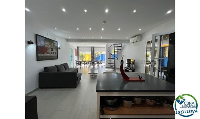 Casas en venta y pisos alquiler - 1