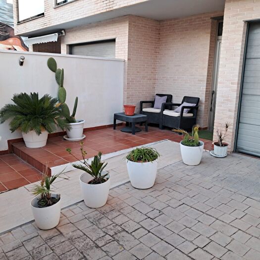 Casa en venta en Puerto de Sagunto, Avenida de Abril de Octubre de 4 habitaciones