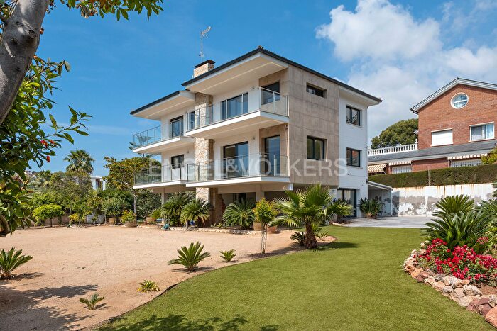 Casa en alquiler en Montmar, Castelldefels de 5 habitaciones