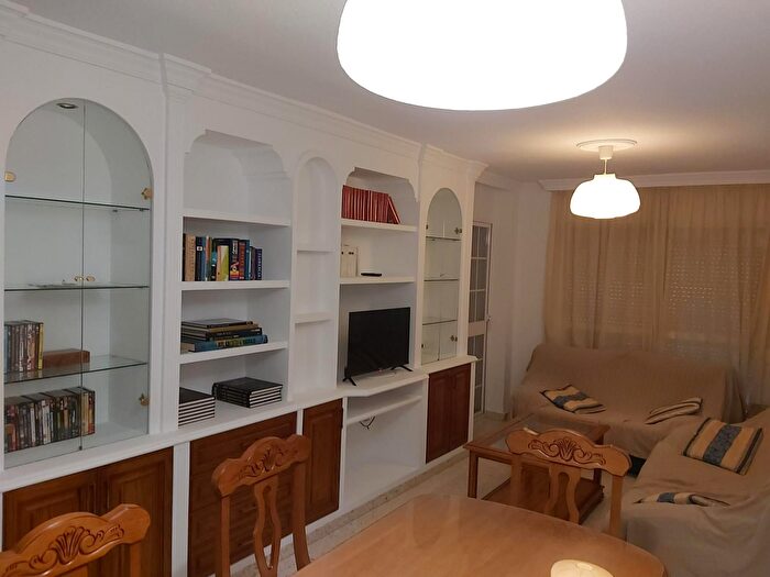 Casas en venta y pisos alquiler - 3
