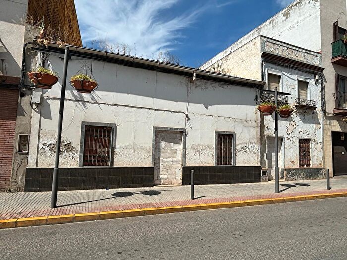 Casas en venta y pisos alquiler - 1