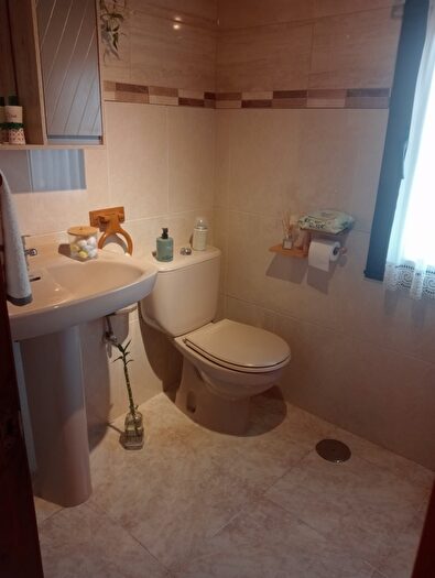Casas en venta y pisos alquiler - 3