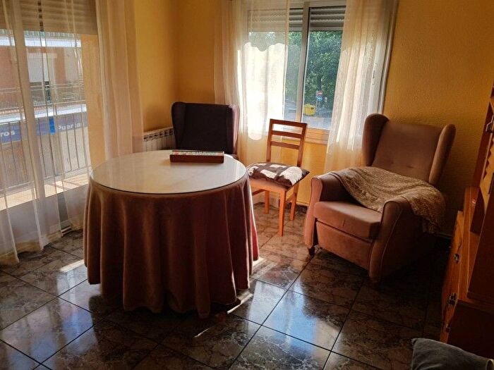 Casas en venta y pisos alquiler - 3