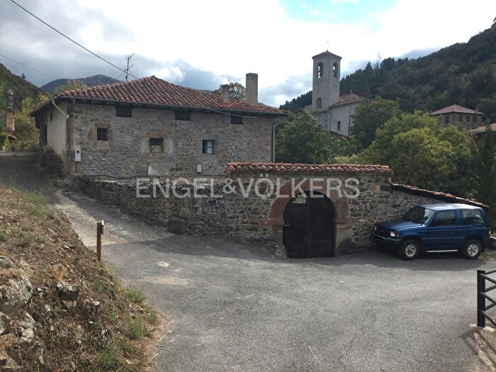 Casa en venta en Cabezón de Liébana, Cantabria de 6 habitaciones