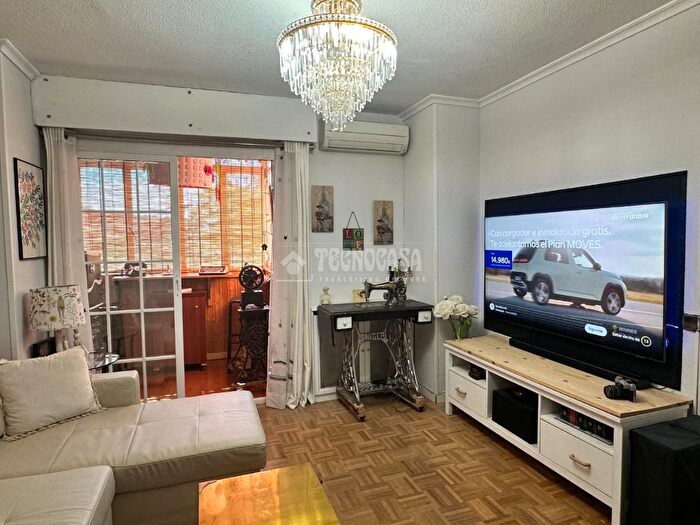 Casas en venta y pisos alquiler - 1