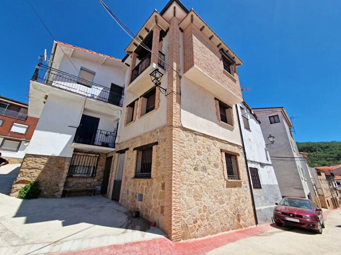 Casas en venta y pisos alquiler - 1