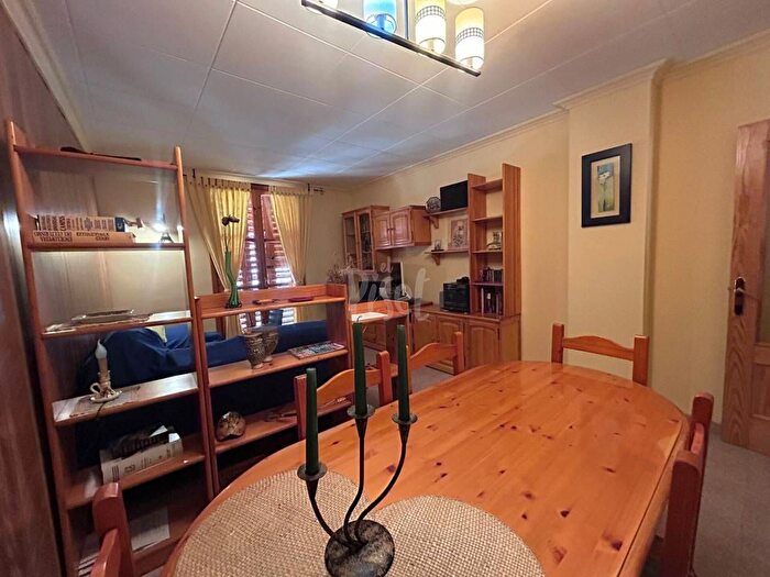 Casas en venta y pisos alquiler - 2