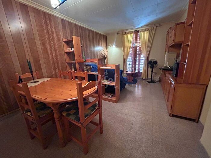 Casas en venta y pisos alquiler - 1