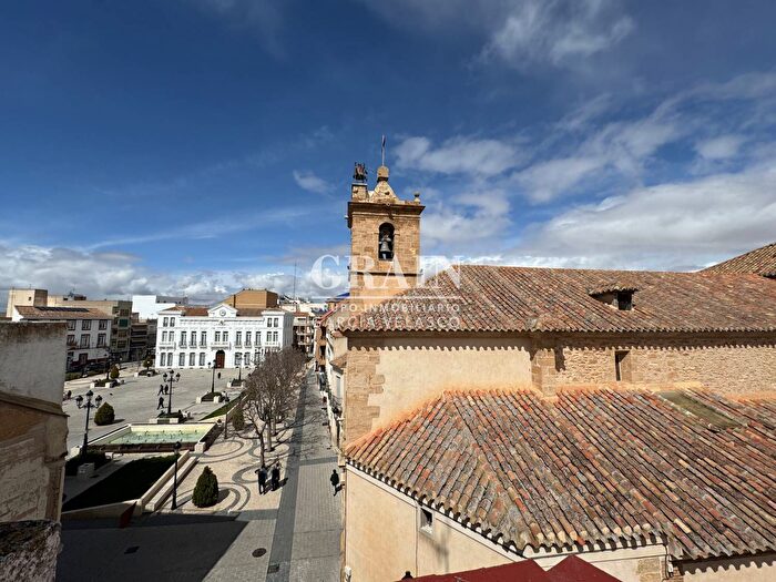 Casas en venta y pisos alquiler - 1