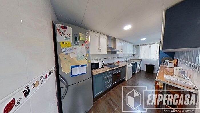 Casas en venta y pisos alquiler - 3
