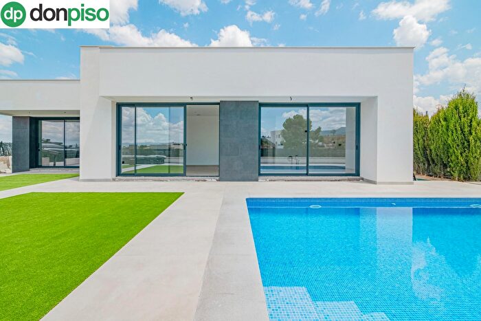 Casa en venta en Altos de la Zubia, La Zubia de 3 habitaciones