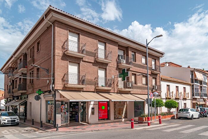 Piso en venta en Las Tres Cruces, Armilla de 6 habitaciones