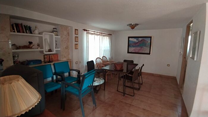 Casas en venta y pisos alquiler - 3