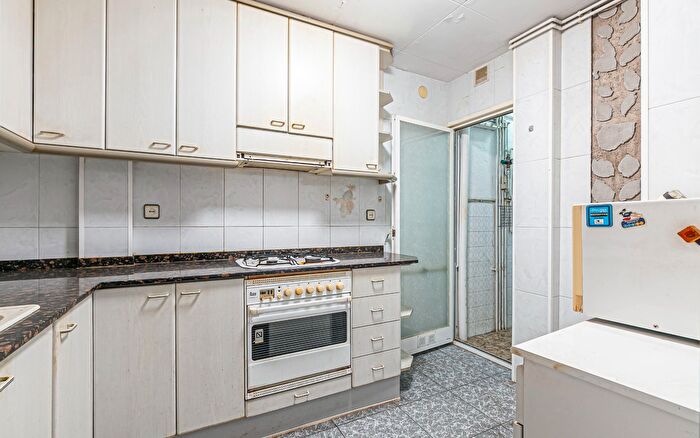 Casas en venta y pisos alquiler - 2