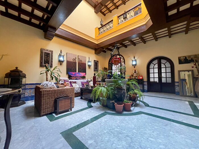 Casas en venta y pisos alquiler - 1
