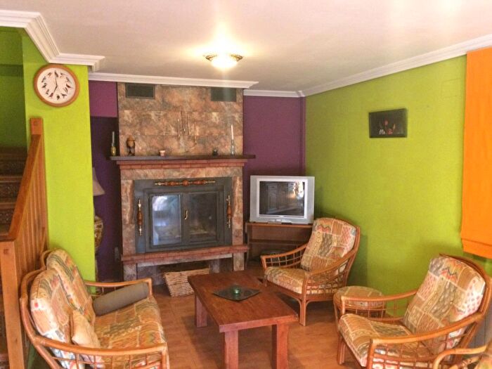 Casas en venta y pisos alquiler - 1