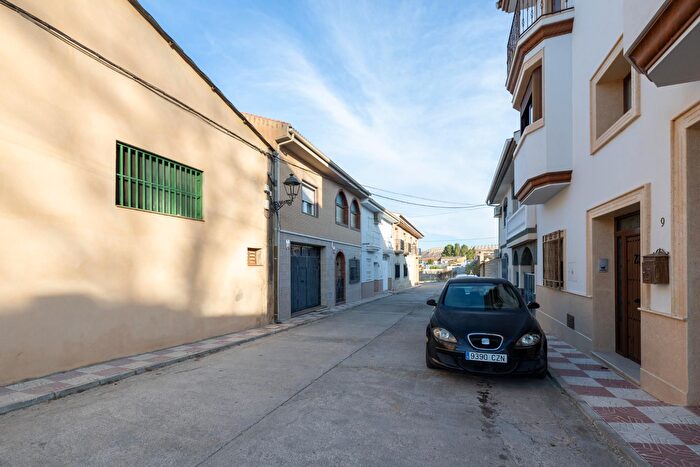 Casas en venta y pisos alquiler - 2