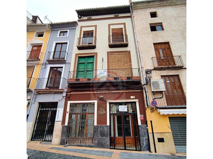 Casas en venta y pisos alquiler - 1