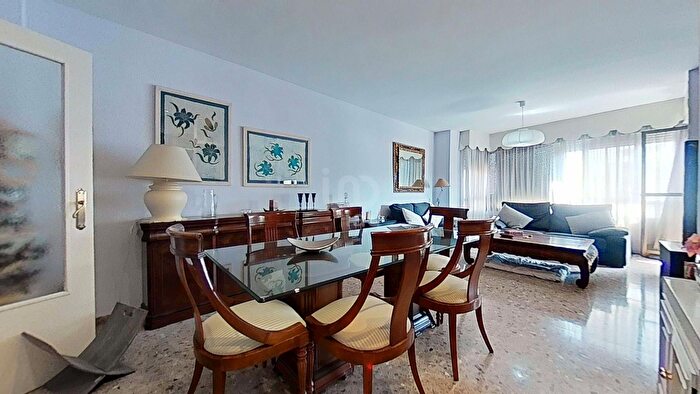 Piso en venta en Centro, Vilareal de 4 habitaciones