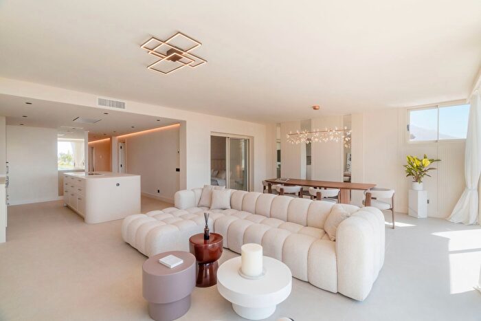 Piso en venta en Nueva Andalucía, Las Brisas de 3 habitaciones