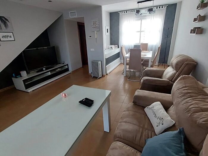 Casas en venta y pisos alquiler - 1