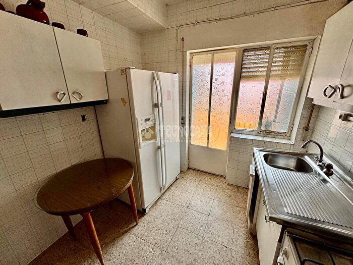Casas en venta y pisos alquiler - 2