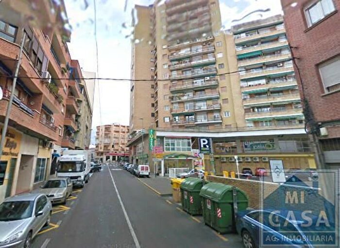 Casas en venta y pisos alquiler - 1