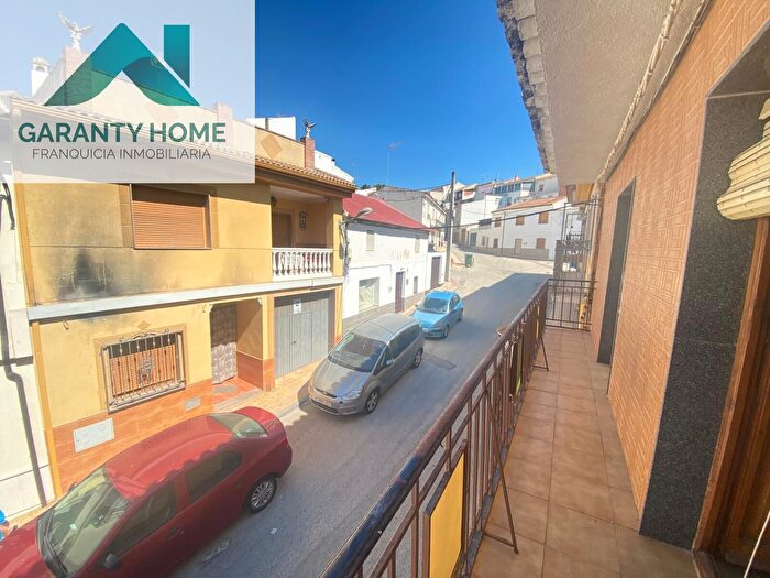 Casas en venta y pisos alquiler - 1