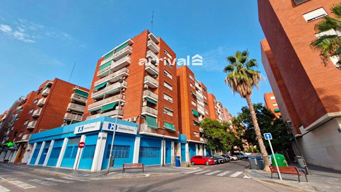 Piso en venta en Camins al Grau, La Creu del Grau de 4 habitaciones