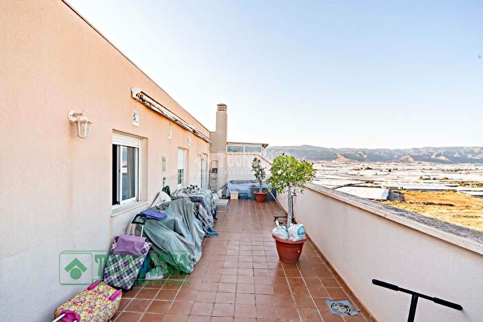 Piso en venta en Roquetas de Mar ciudad, Carretera Mojonera Cortijos de Marín de 3 habitaciones