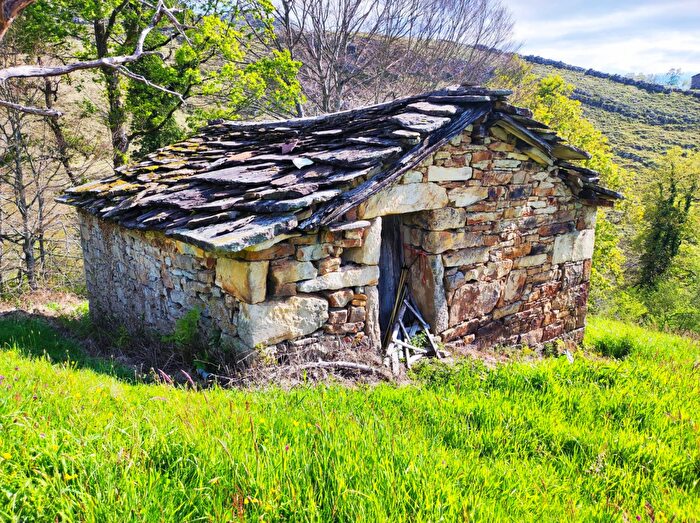 Casa en venta en San Roque de Riomiera, Cantabria de 1 habitacion
