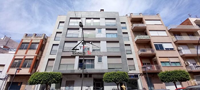 Casas en venta y pisos alquiler - 1