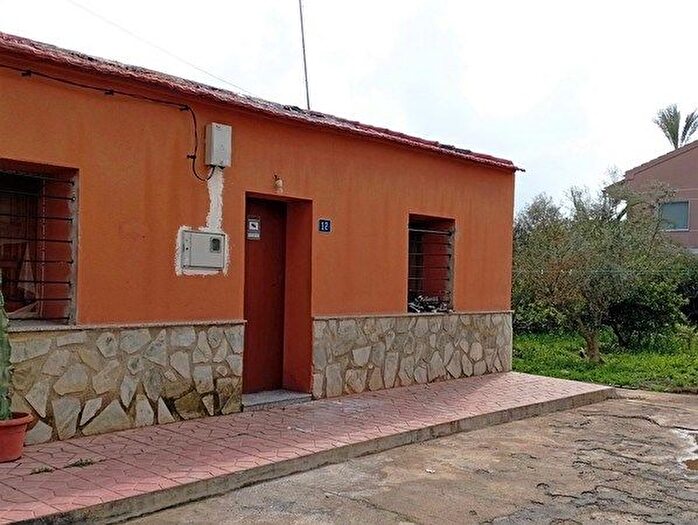 Casa en venta en Molins Campaneta San Bartolomé, Orihuela de 3 habitaciones