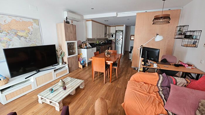 Casas en venta y pisos alquiler - 1