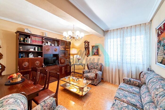 Casas en venta y pisos alquiler - 1