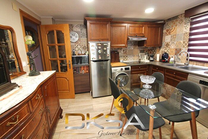 Casas en venta y pisos alquiler - 1